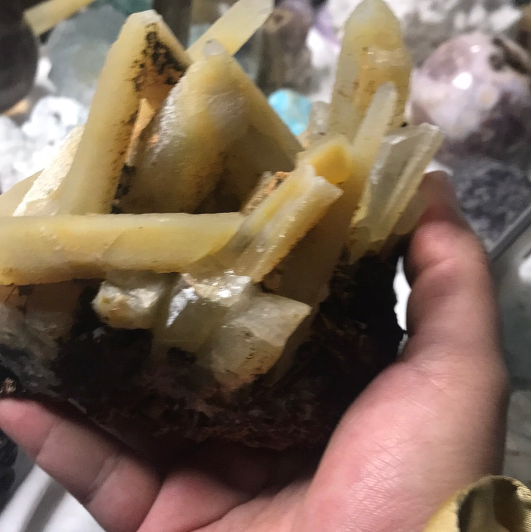 Mango Quartz Ashes877