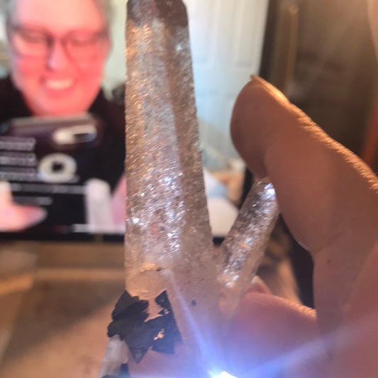 Mango quartz and Specularite manifest