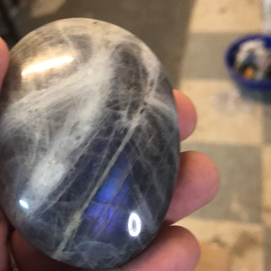 Labradorite palm pinkle
