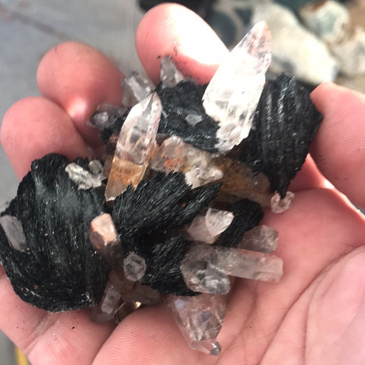Red quartz and specularite Kristen